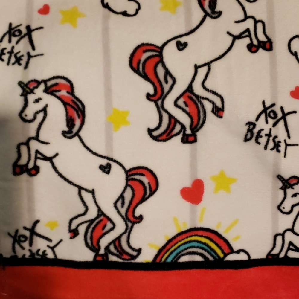 Betsey Johnson Unicorn 2 pc towel set